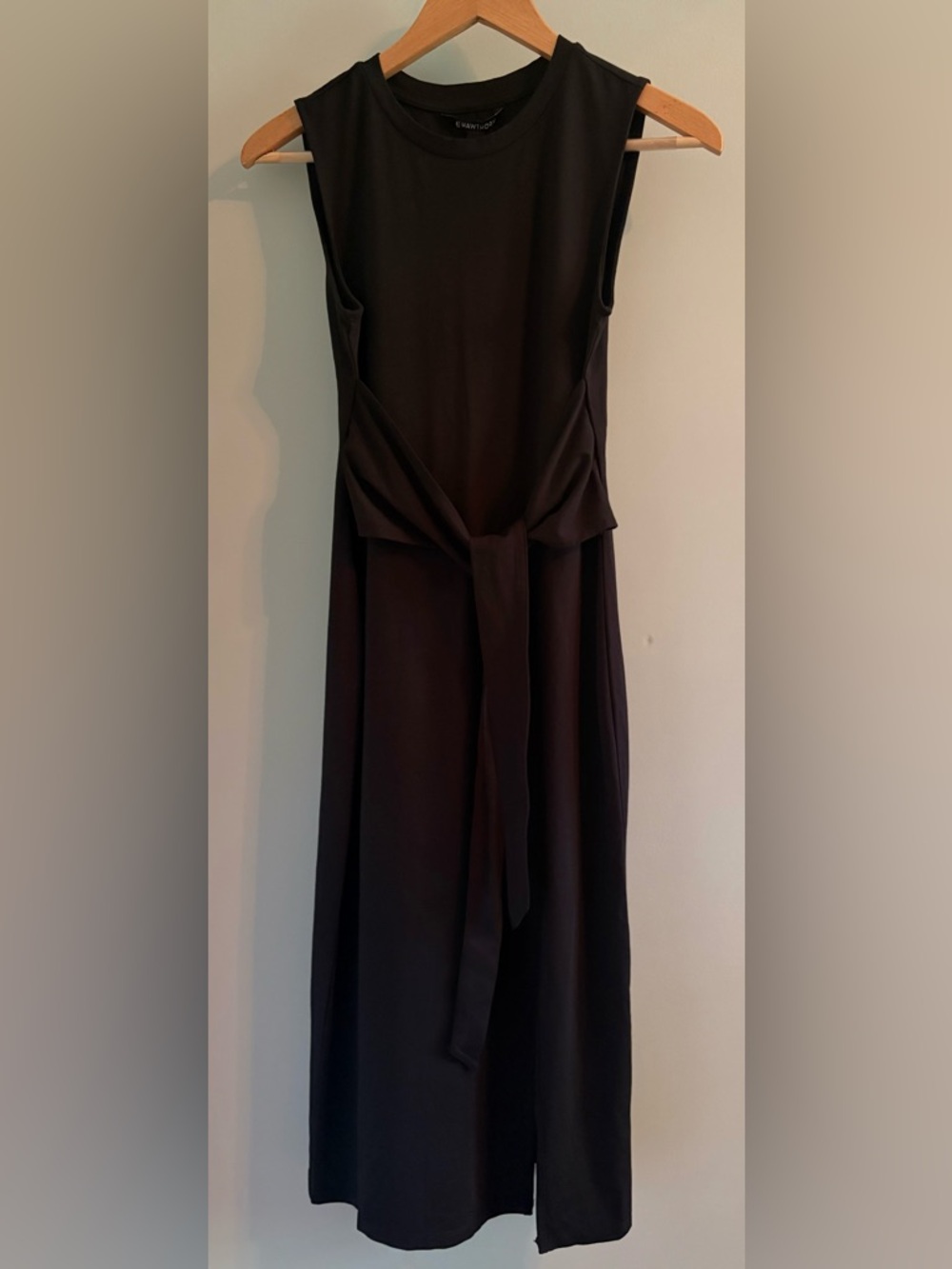 NWT Black Sleeveless Fitted Tie-Waist Dress
